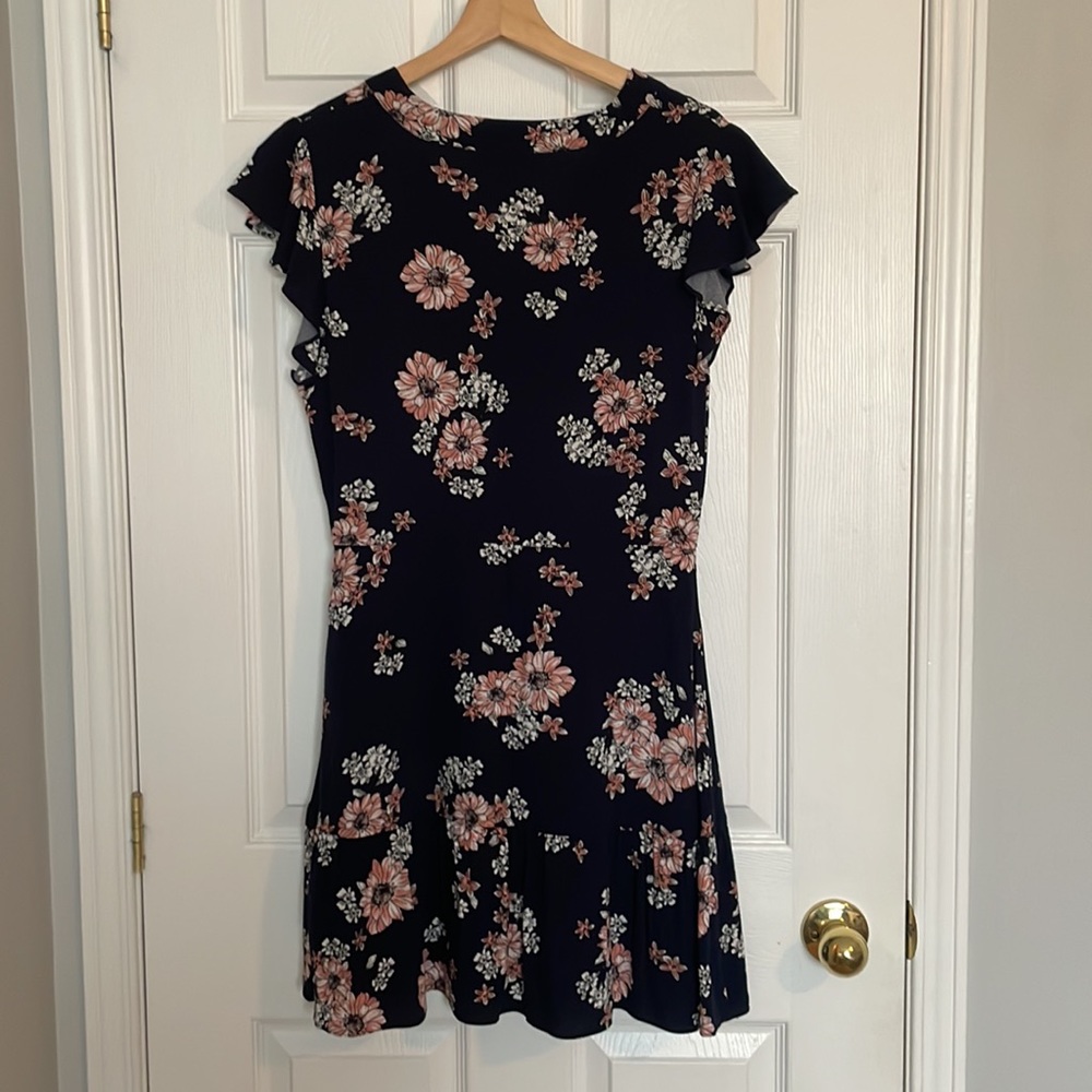 Cupcakes and Cashmere tie neck ruffle sleeve dress - Picture 12 of 13